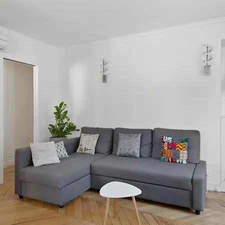 Family In The Heart Of By Guestready Paris