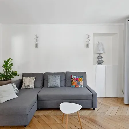 Family In The Heart Of By Guestready